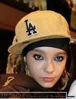 poze tom kaulitz!!! sta bine orice culoare dar fardat never