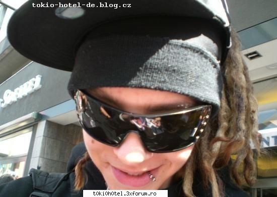 poze sa pun ca mie imi plac place rau..... poze tom kaulitz!!!