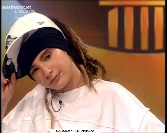 Poze Tom Kaulitz!!! - ce bine Ã®i stă in alb....=D - Tom Kaulitz!!