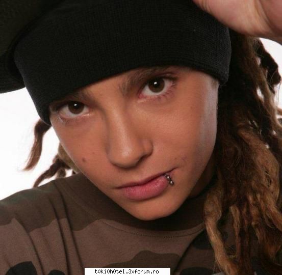 Poze Tom Kaulitz!!! - imi place prea moolt poza asta..trebuia sa o - Tom Kaulitz!!
