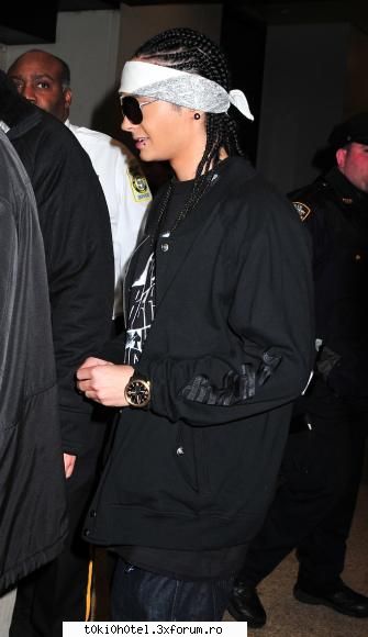 hi - Hy salut is noua pe aici ce faceti? ;) - Tom Kaulitz!!